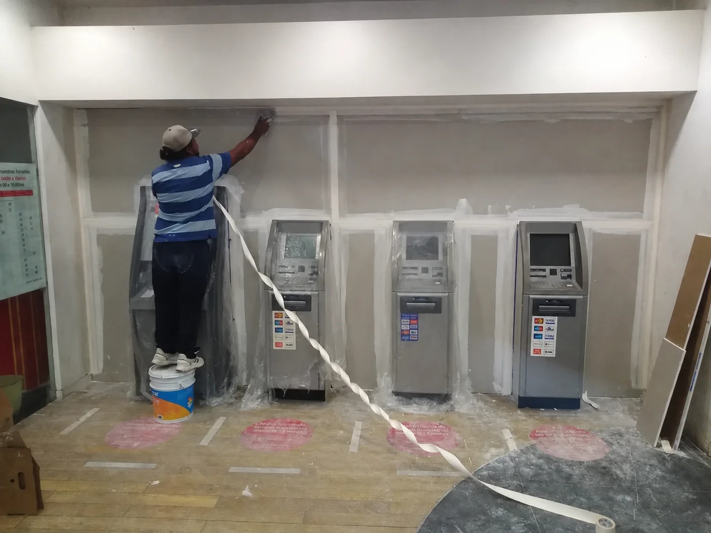 Retail; sucursales bancarias en la república.